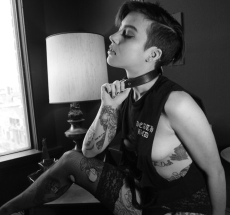 Little Spittle actrice érotique des photos