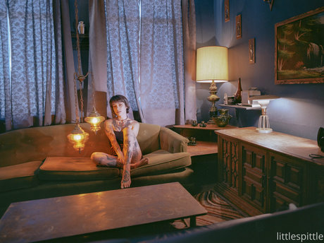 Little Spittle star du porno de haute qualité img