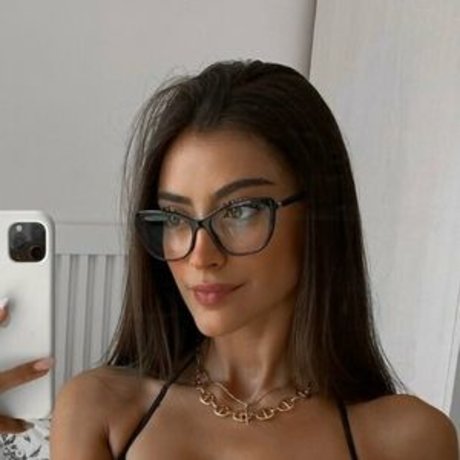 brunette onlyfans nu érotique photo