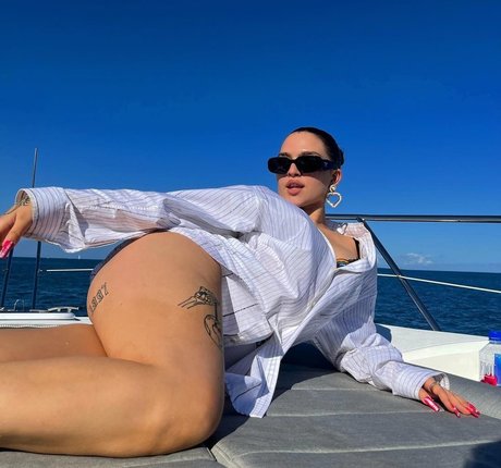 Mae Muller star érotique photos