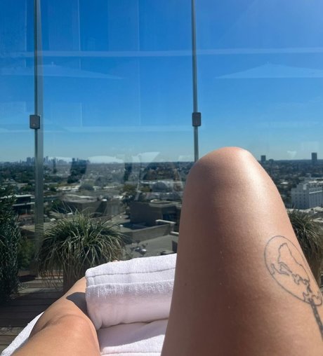 Mae Muller haut étoile image