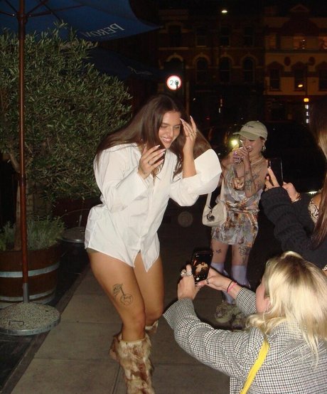 Mae Muller star du porno en haute qualité galerie