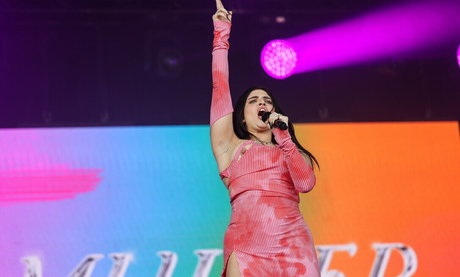 Mae Muller modèle image