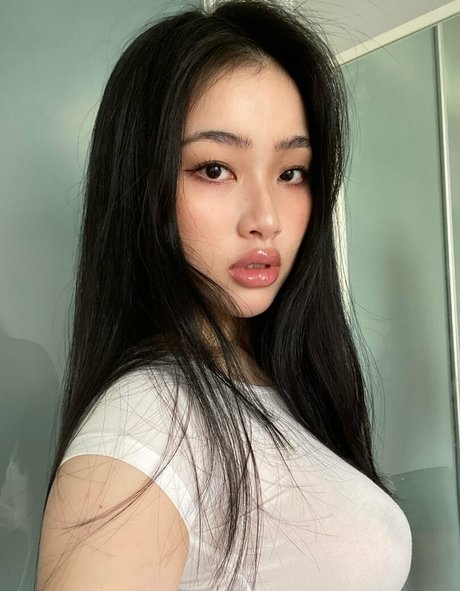 visage blond uniquementfans plutôt sexy galeries