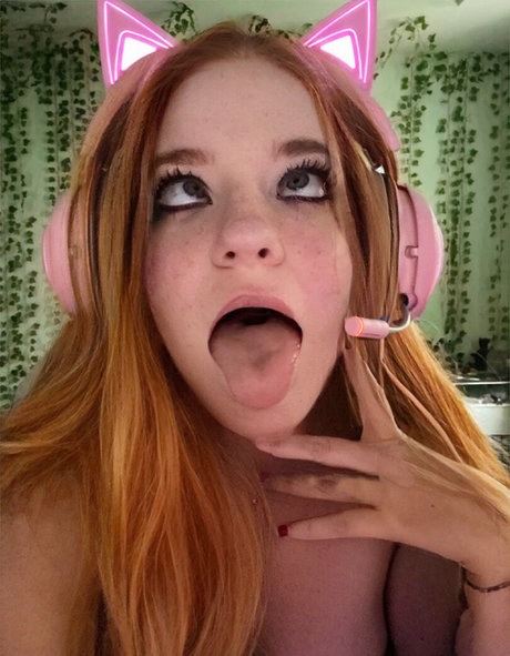 redpandaeyes actrice érotique img