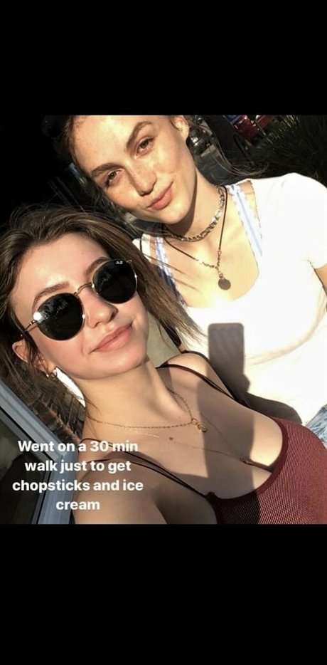 Katelyn Nacon modèle porno galeries