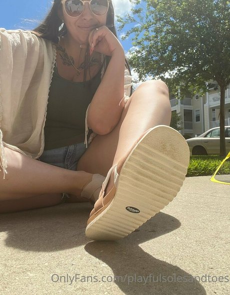 playfulsolesandtoes actrice de nus collection