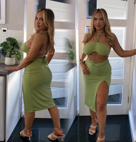 gros seins branlette espagnole onlyfans sexy belle image