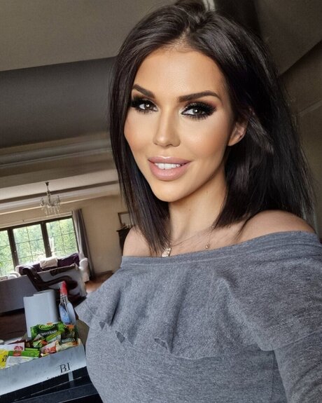 femme anale onlyfans assez haute qualité des photos