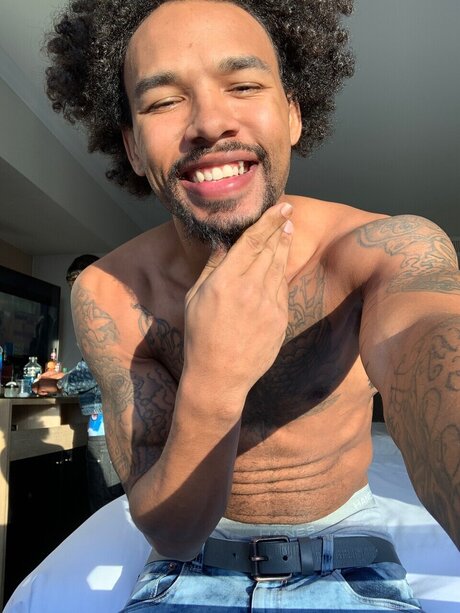 Dylan Ward jolie actrice des photos