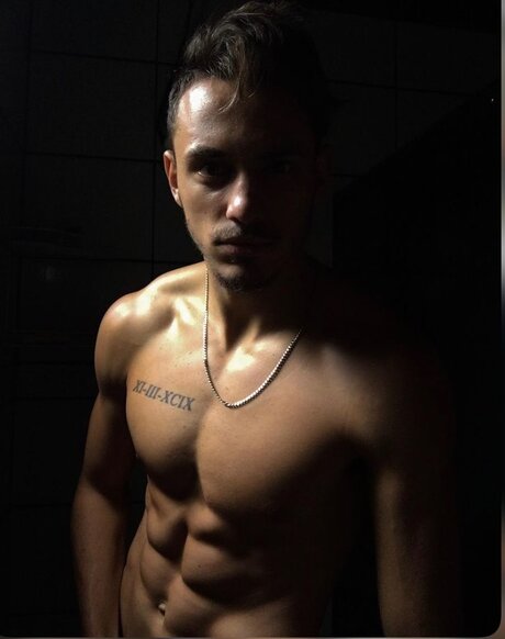 Weslley étoile chaude archive