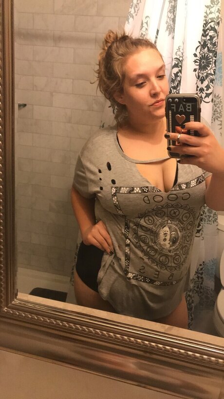 Chelsie modèle sexy galeries