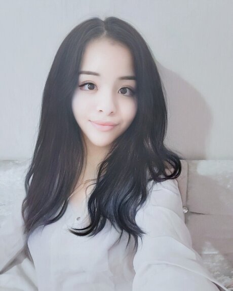 KAYLAH modèle nu galeries