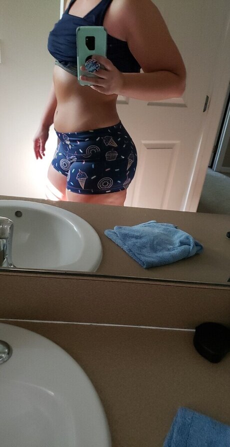 Peachyblondewifey star du porno de haute qualité photo