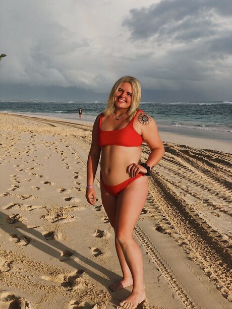 Makayla Trahan star du porno gratuit img