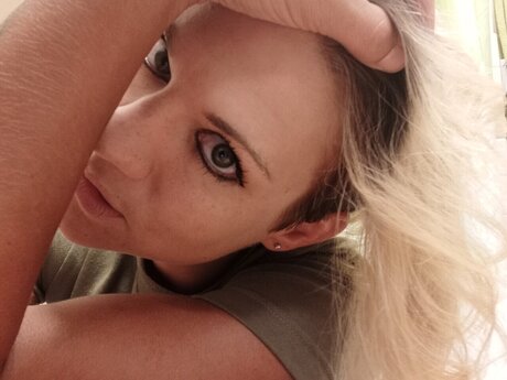 Toni Sky star du porno photo