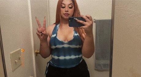 Yazzy modèle érotique image