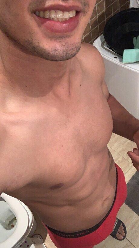 Pollon99 actrice érotique photo