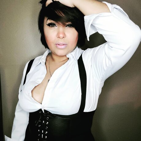 Tiffany Locklear jolie étoile archive