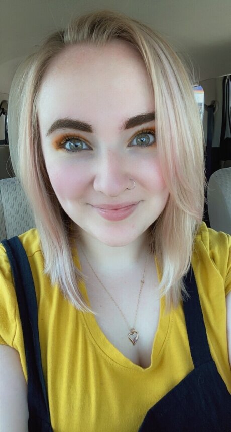 Daniii actrice érotique galerie