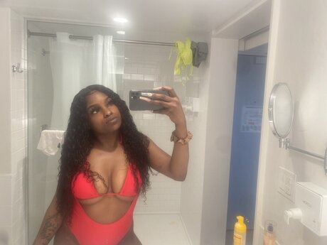 Auroa Island actrice de nus img