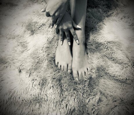 PetiteFeet actrice libre galerie