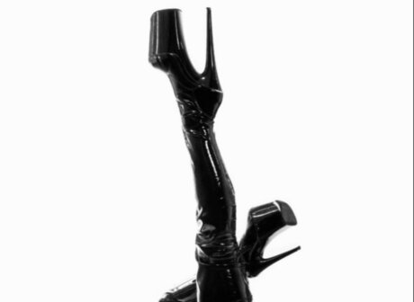 Feet4U87 sexe star photos