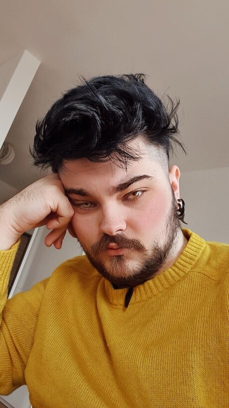 Aurora Silhouette star érotique images