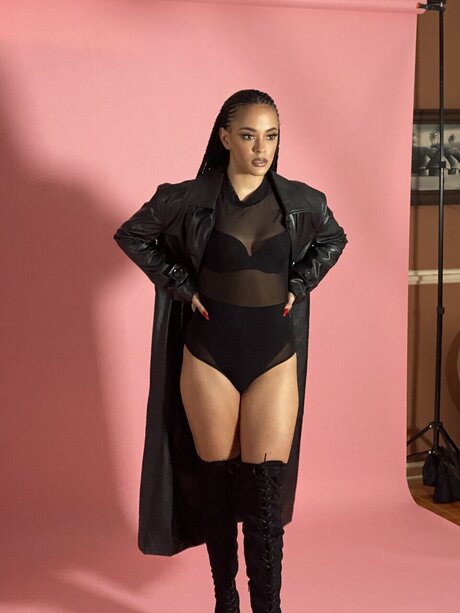 Simone actrice adulte galerie