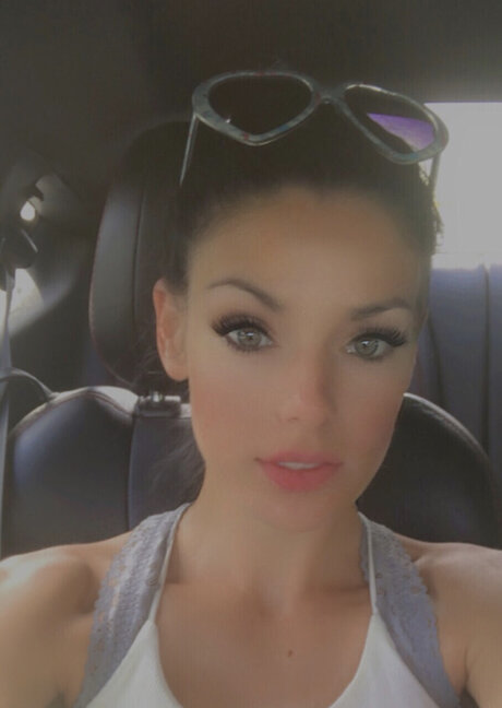 Falyn jolie star du porno img