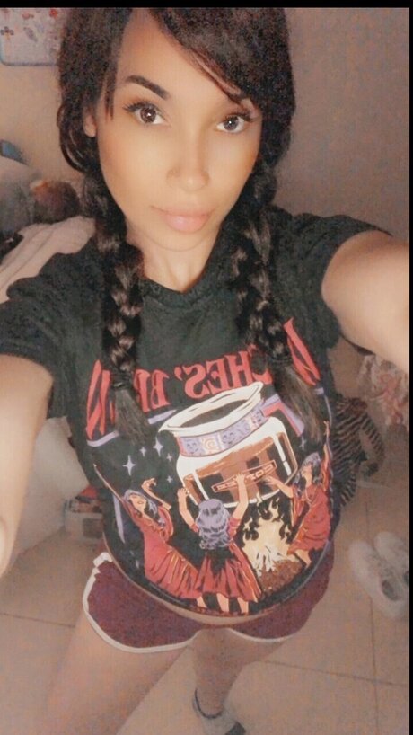 Alicia art modèle galeries