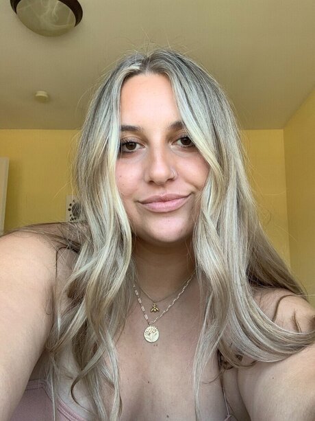 Bella Marie_ star du porno gratuite img