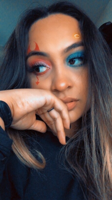 Rubi Loveee art de star du porno galeries