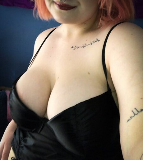 VioletLeah666 modèle parfait images