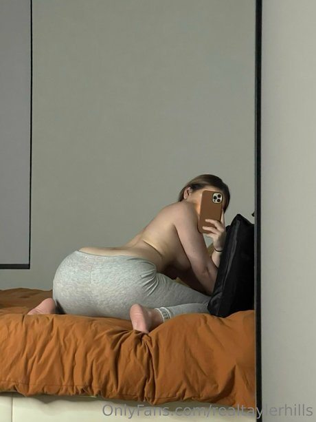 Tayler Hills modèle sexy archive