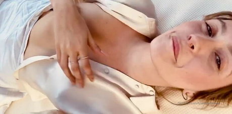 Lysandre Nadeau actrice sexy image