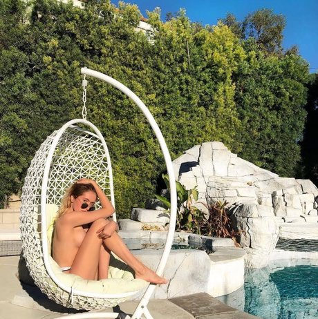 Lysandre Nadeau nus de stars du porno photos