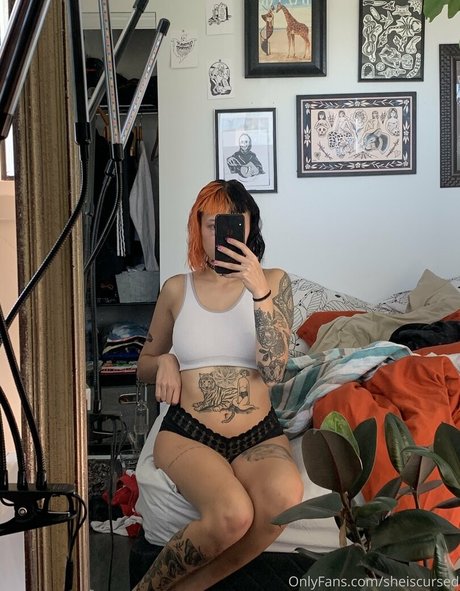 Sheiscursed actrice de sexe image