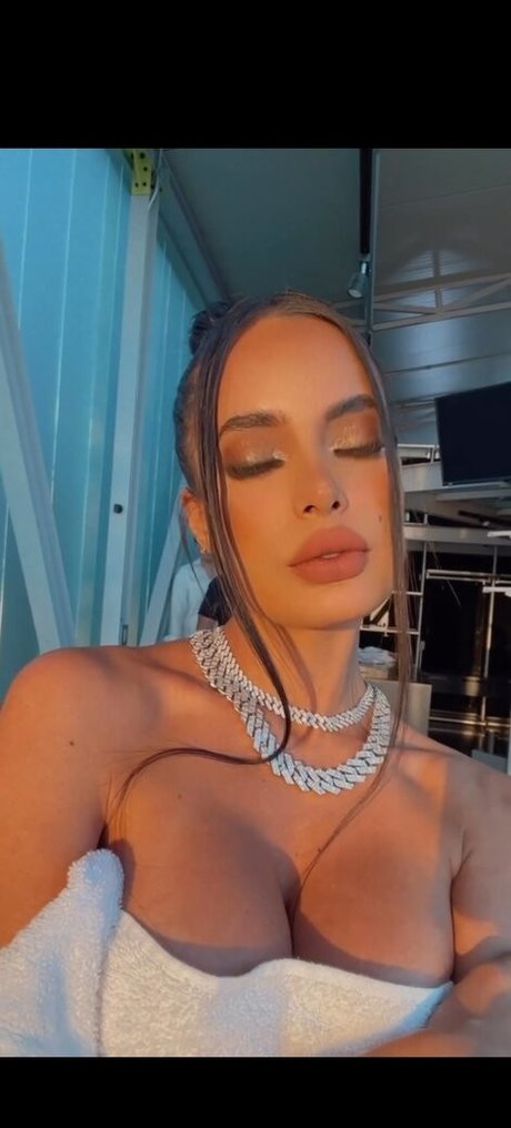 filles célèbres onlyfans meilleur sexy des photos