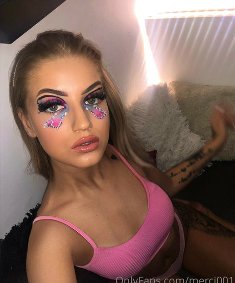 Balazs Mercedesz modèle xxx galerie