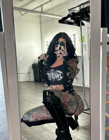 Angela Mazzanti étoile érotique collection