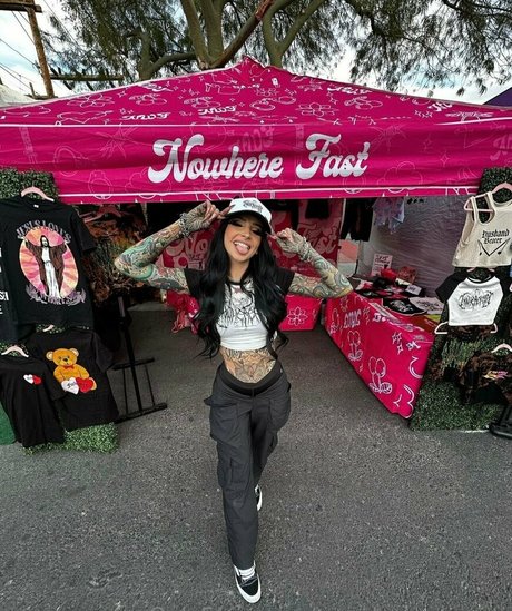 Angela Mazzanti modèle adulte galeries