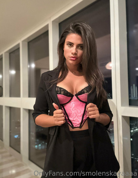 Yeva Smolenska étoile nue img