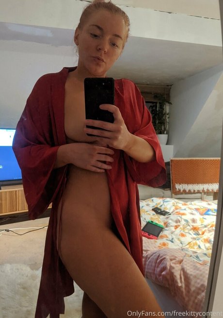 freekittycontent belle étoile des photos