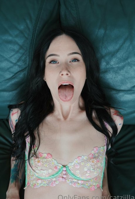 anulingus uniquementfans assez haute qualité archive