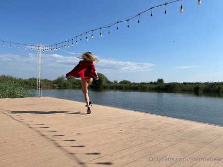 JoannaBear belle actrice des photos