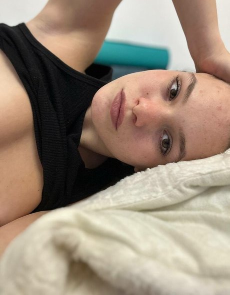 Sveta Hurin actrice nue images