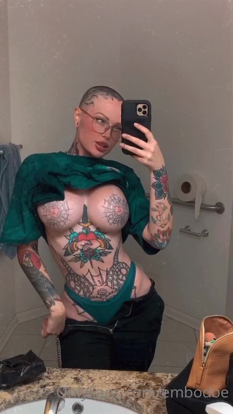 Embodoe modèle adulte photo