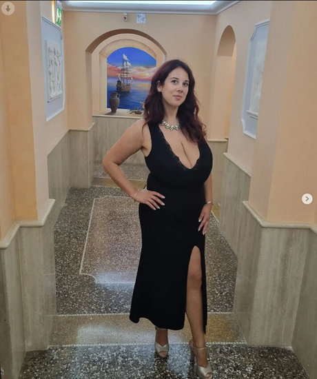 infirmière brune onlyfans hd nue photos