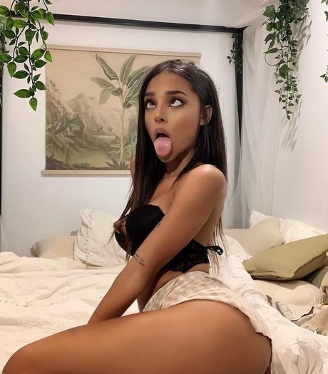 Angel Rhodes modèle sexy images